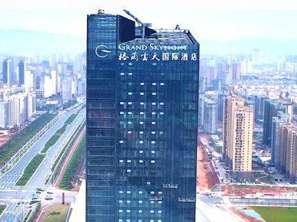 深圳發(fā)光字制作工廠成功案例丨格蘭云天酒店發(fā)光字工程