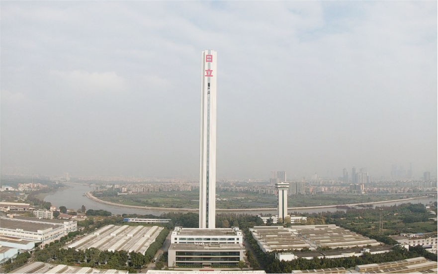 廣州日立電梯塔丨樓體發(fā)光字白天效果