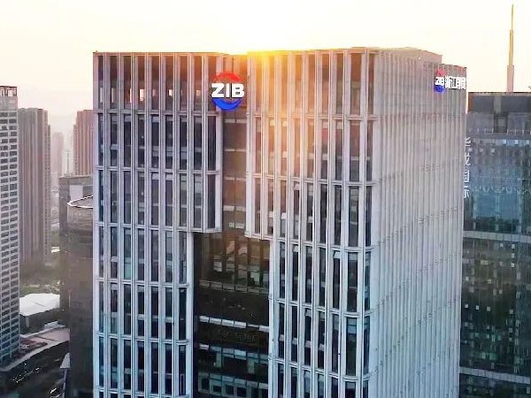 定制高空樓頂發(fā)光字注意事項