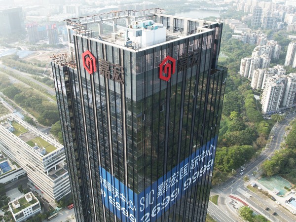 樓頂發(fā)光字生銹嚴(yán)重怎么除銹？