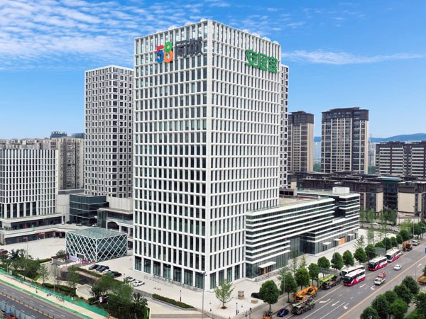 超高層寫字樓發(fā)光字領導者丨字工場