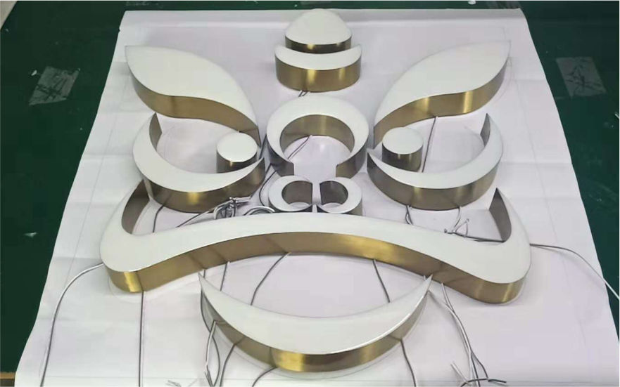 CC卡美珠寶品牌連鎖店LED樹(shù)脂發(fā)光字