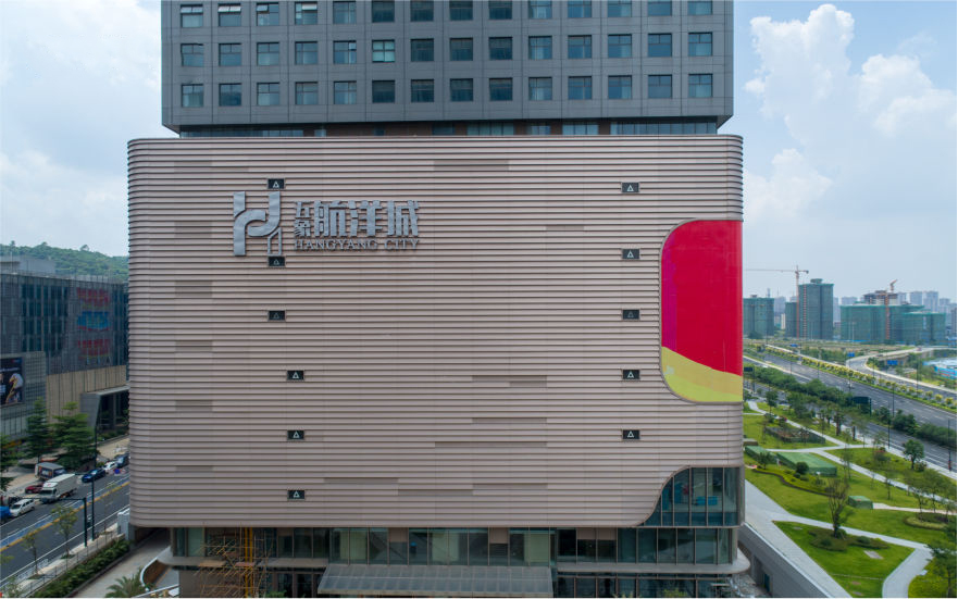 南寧航洋集團(tuán)玻璃幕墻發(fā)光字工程