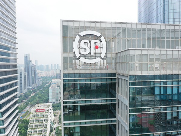 深圳順豐集團大廈丨幕墻發(fā)光字工程現(xiàn)場圖三
