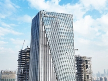 高空外墻發(fā)光字真的能顯著提升企業(yè)知名度嗎？